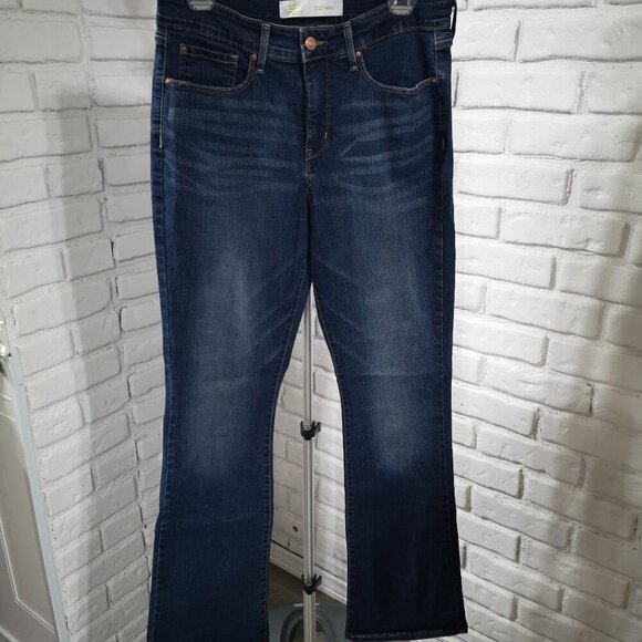 Signature Levi Strauss Gold Ladies Totally Shaping Bootcut Medium Wash Jeans - Picture 1 of 12